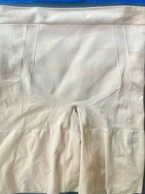 SPANX Nude Mid-Thigh Shapewear (2 Pair) – Size S/P